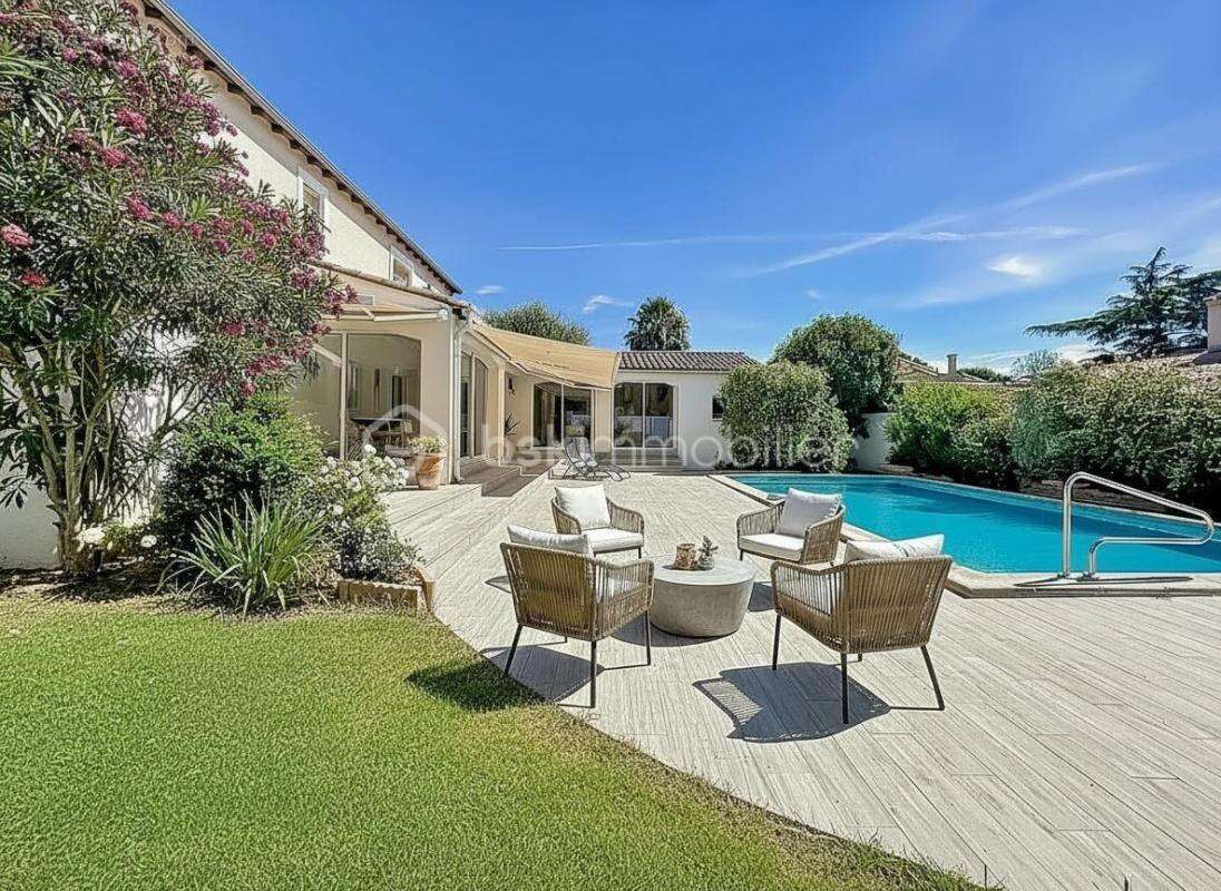 *** magnifique villa t7 de 222 m² avec piscine - castries *** - photo 3