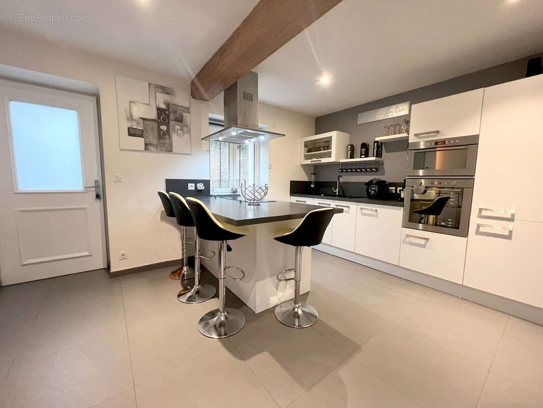 Appartement à GREZIEU-LA-VARENNE