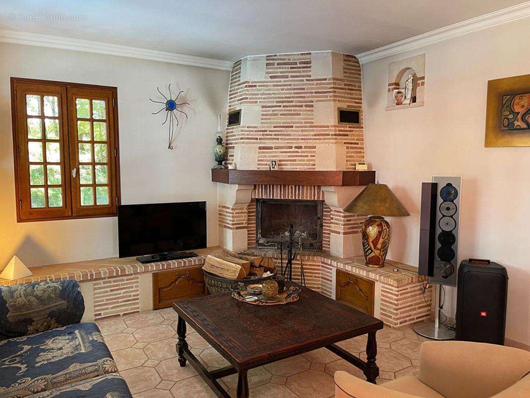 Maison sur deux niveaux avec jardin clôturé, à proximité de Villeréal - photo 5