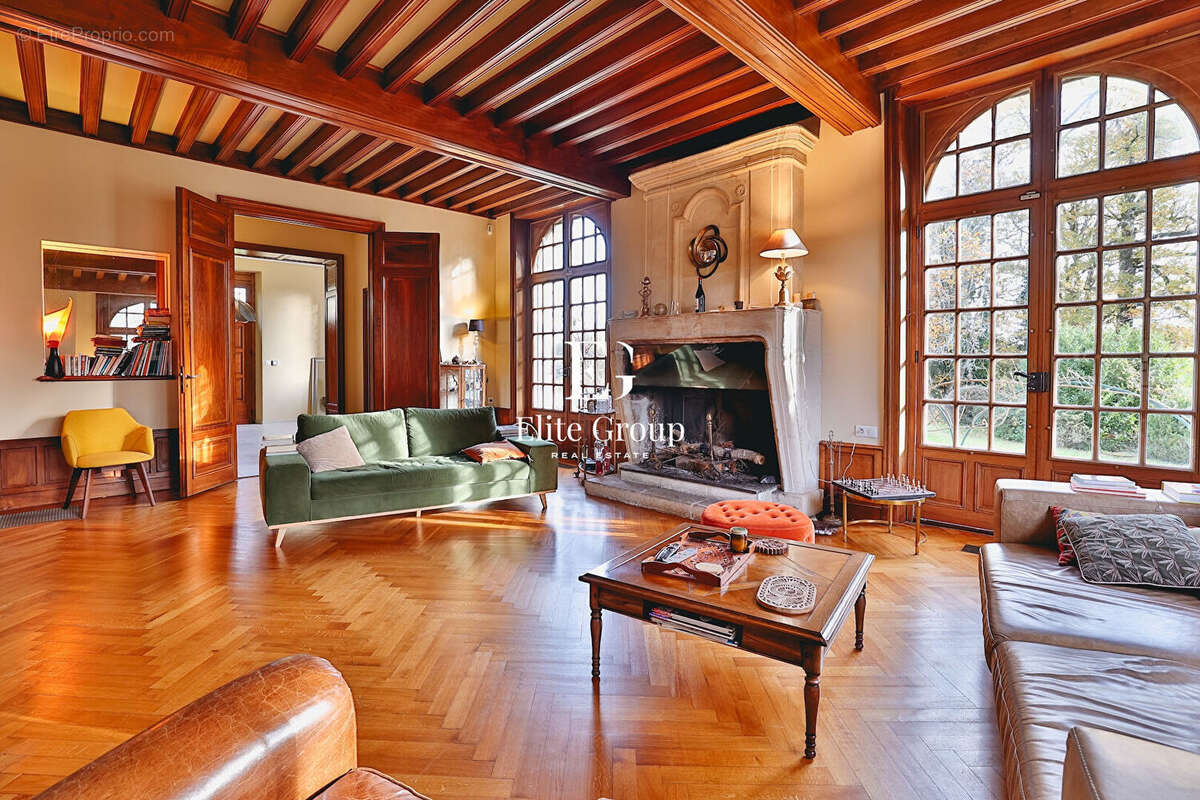 Maison à ORADOUR-SUR-VAYRES