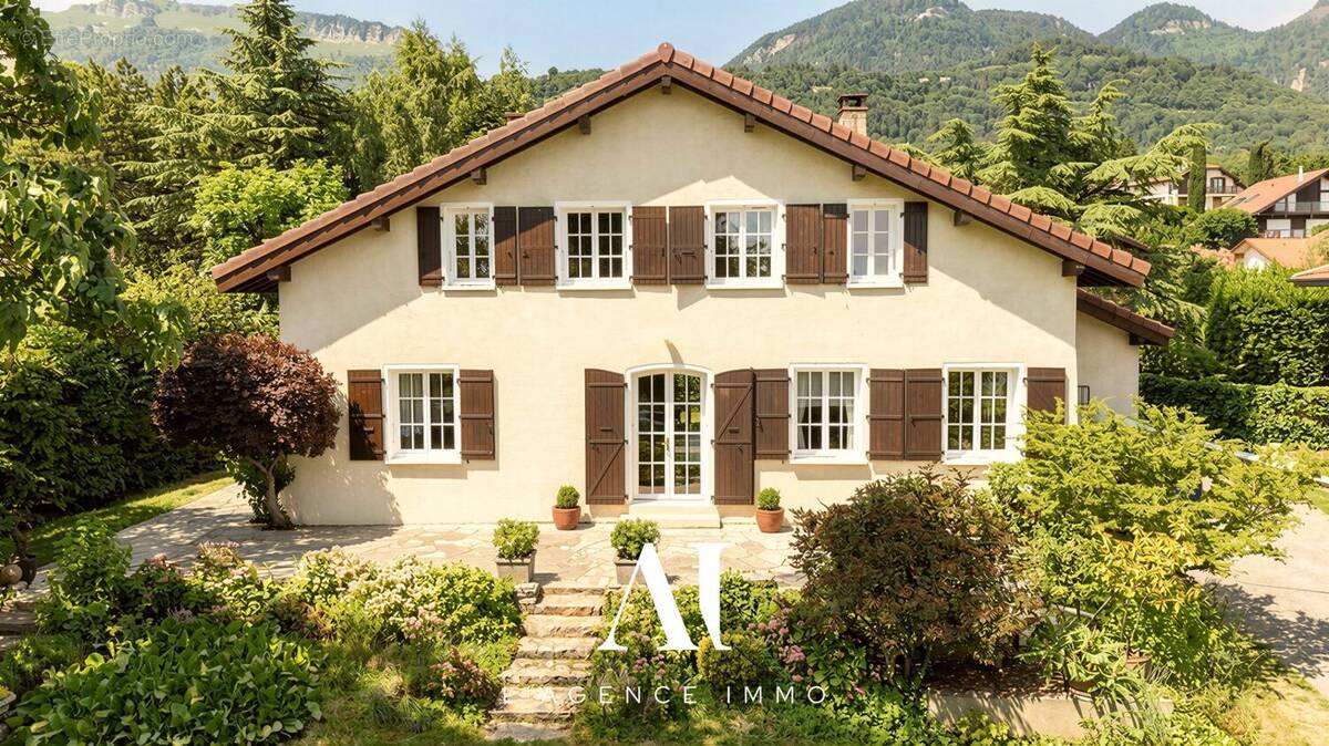 Maison 266 m² à Gex  - photo 2