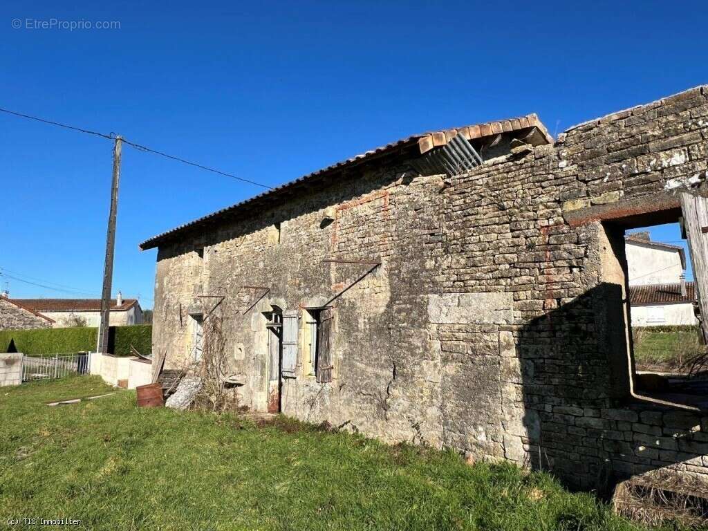 Maison à VILLEFAGNAN