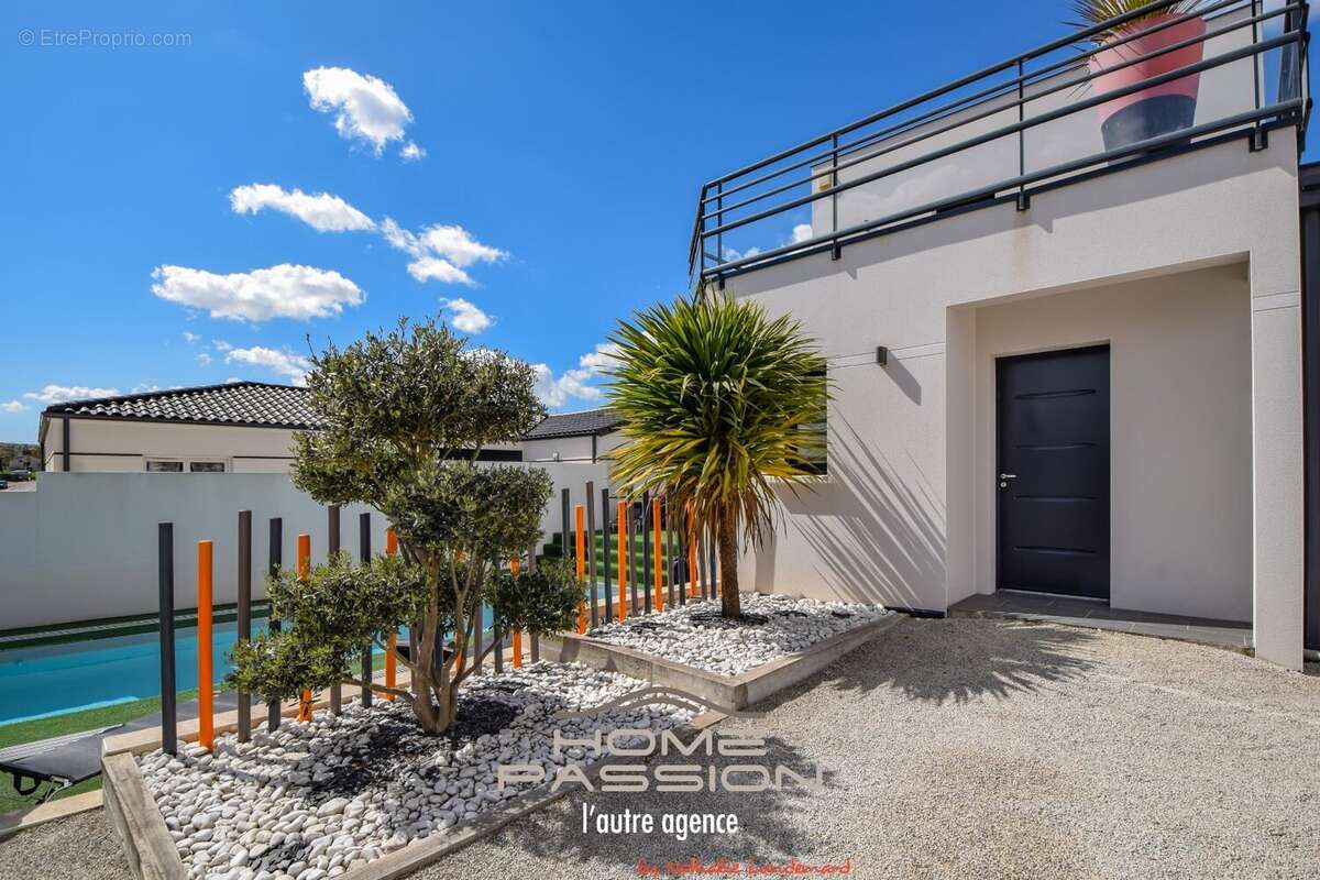 Maison à VAUX-SUR-MER