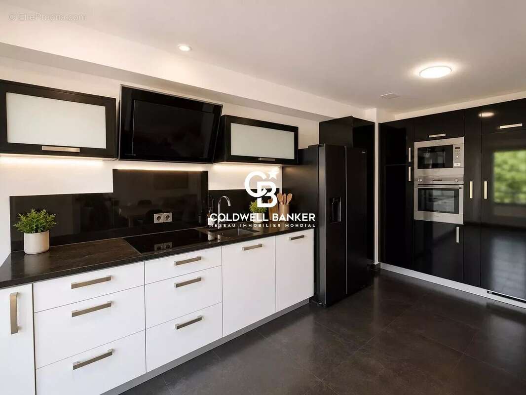 Appartement T4 avec jardin, terrasse et balcon à Ville-la-Grand, proche commerces - photo 3