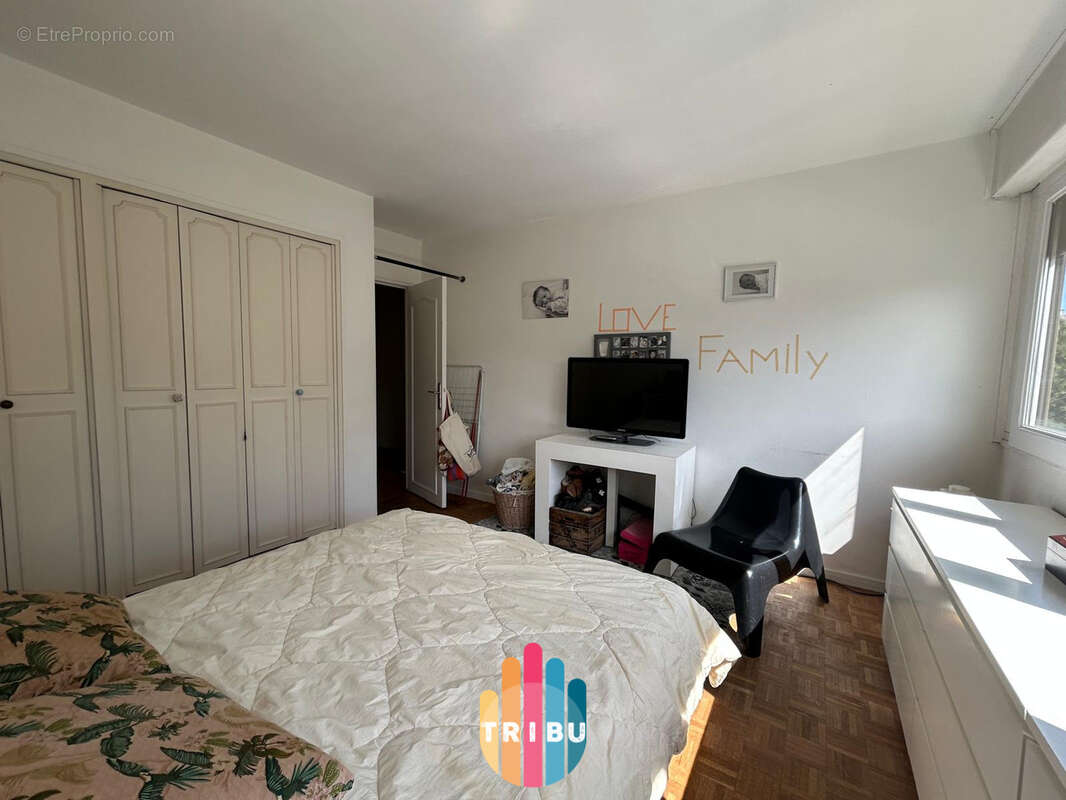 Appartement traversant de 95 m2 avec terrasse et double box   Résidence Le Méditerranée, Marseille - photo 11