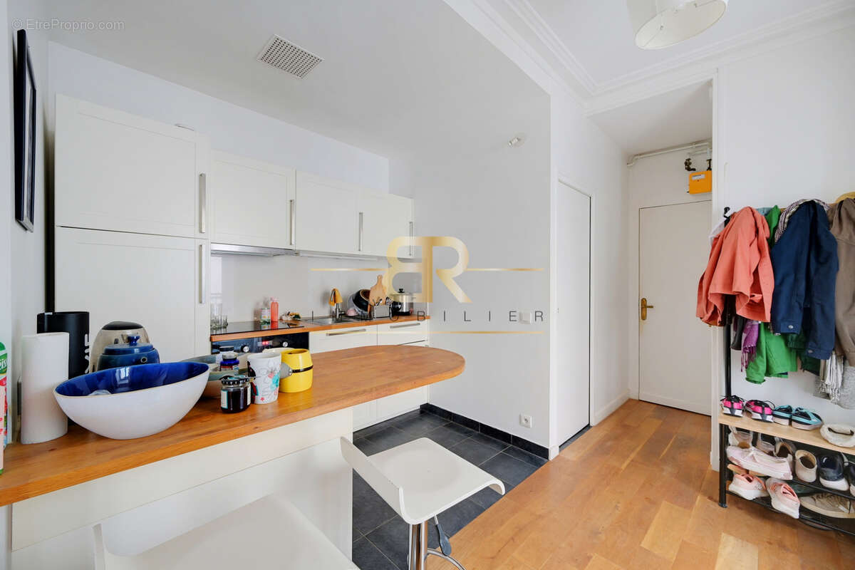 Appartement à PARIS-17E