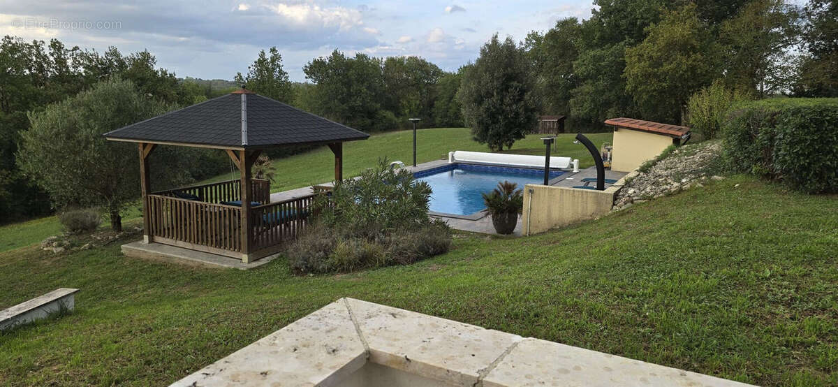 Maison à SAINTE-MAURE-DE-PEYRIAC