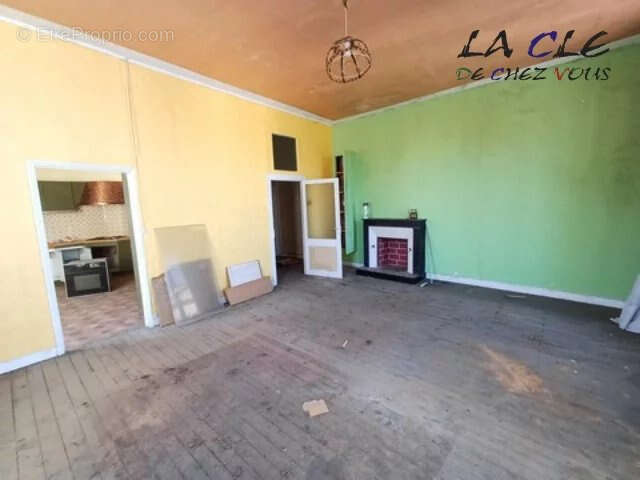 Appartement à COULONGES-SUR-L'AUTIZE