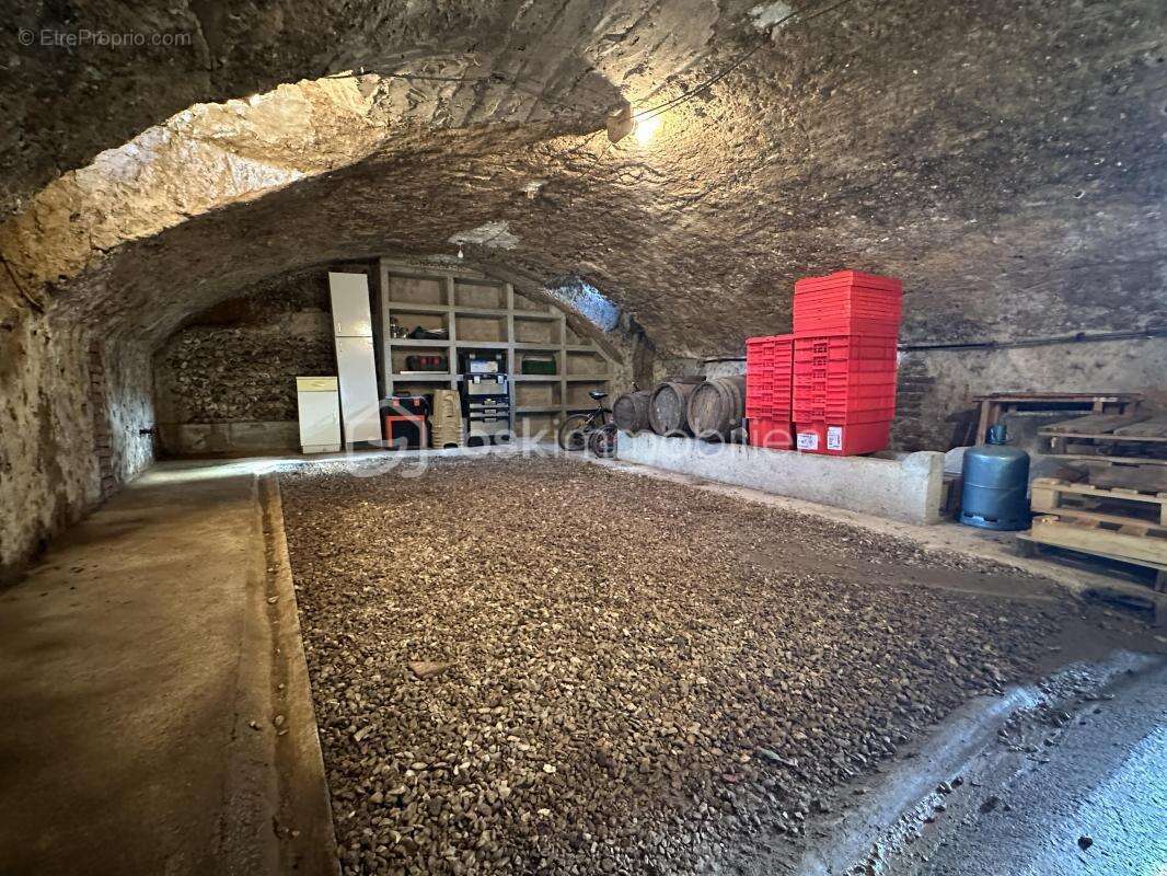 Maison à VILLENEUVE-SUR-YONNE