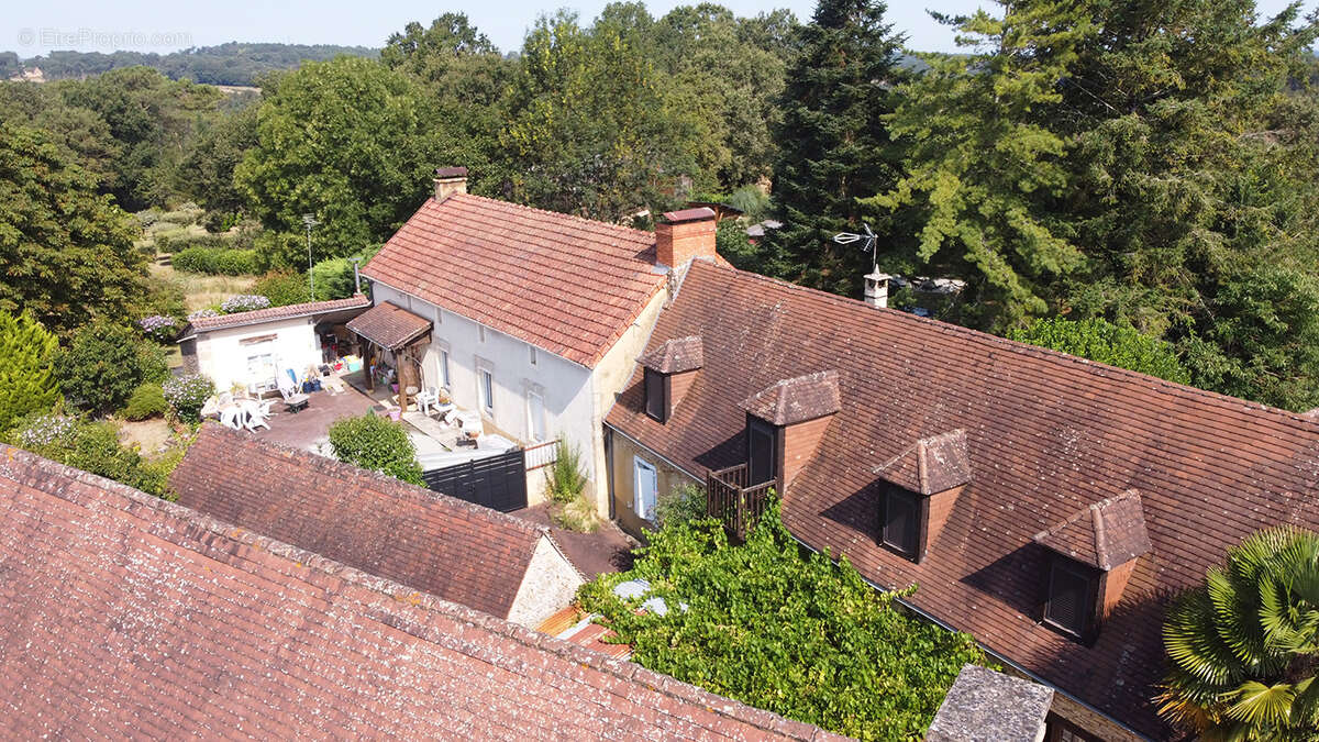Propriété Saint Genies 10 pièce(s) 187 m2 - photo 2