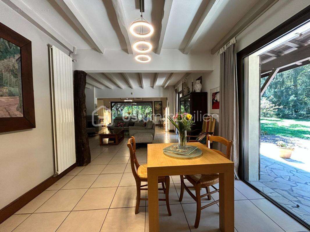 Maison à AUBIE-ET-ESPESSAS