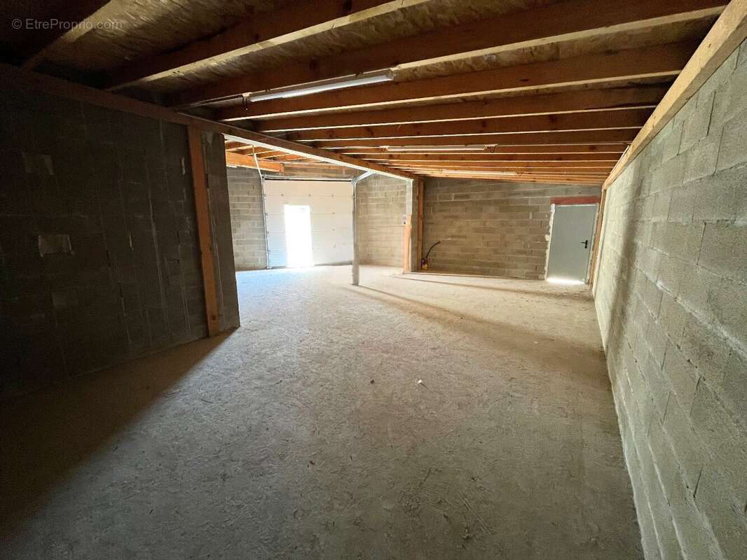 Commerce à BENESSE-MAREMNE