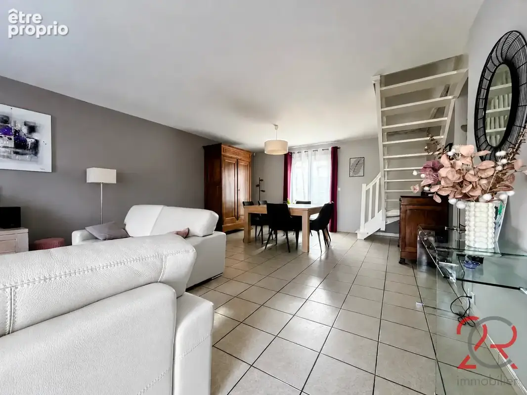Quatre chambres, un jardin arboré et un emplacement qui facilite le quotidien ! - photo 1