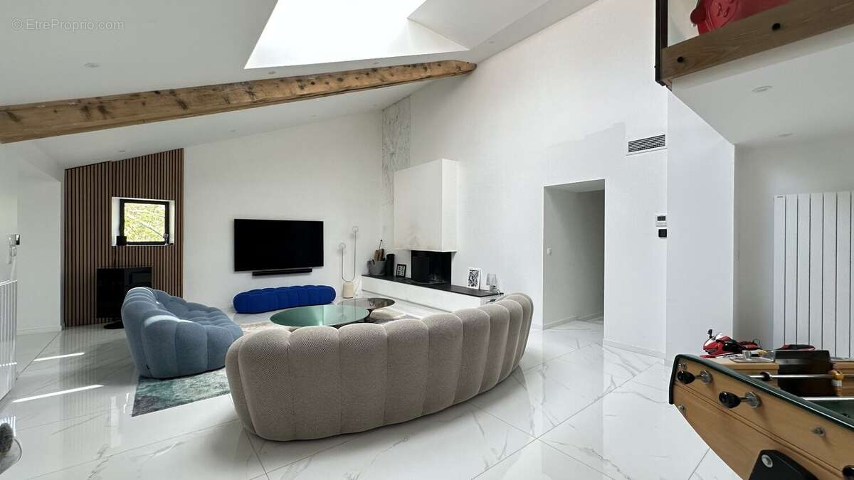 Lieu exceptionnel de 15 hectares dont 3 hectares d'etang pour cette propriete de 322 m2 - photo 9