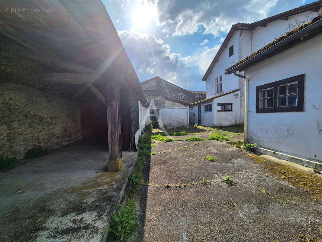 Maison à SAINT-JUSTIN