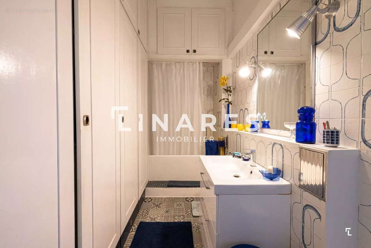 Appartement à MARSEILLE-1E