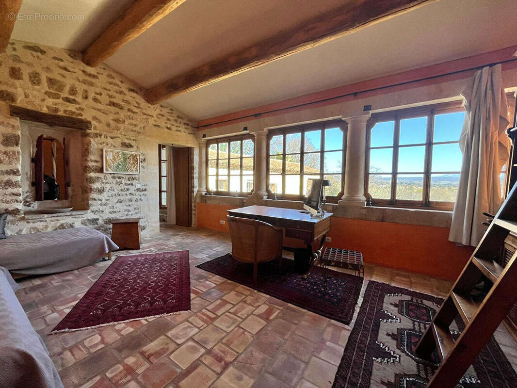 Maison à GRIGNAN
