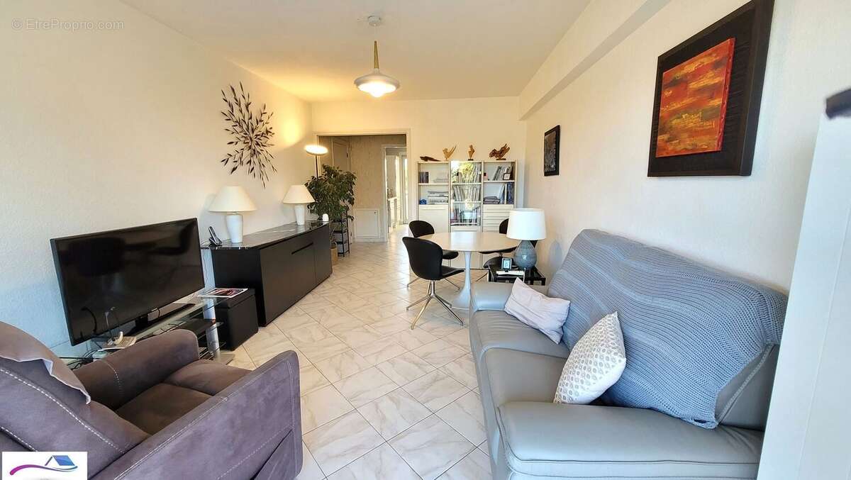 Appartement à MANDELIEU-LA-NAPOULE