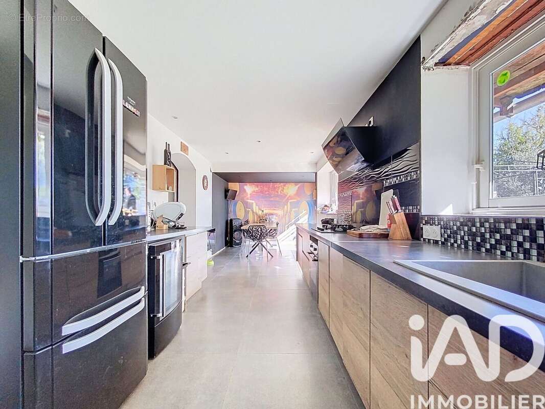 Maison 210 m² à Leogeats  - photo 7