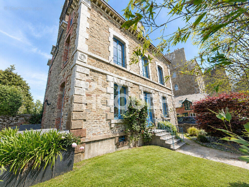 Maison à DOL-DE-BRETAGNE