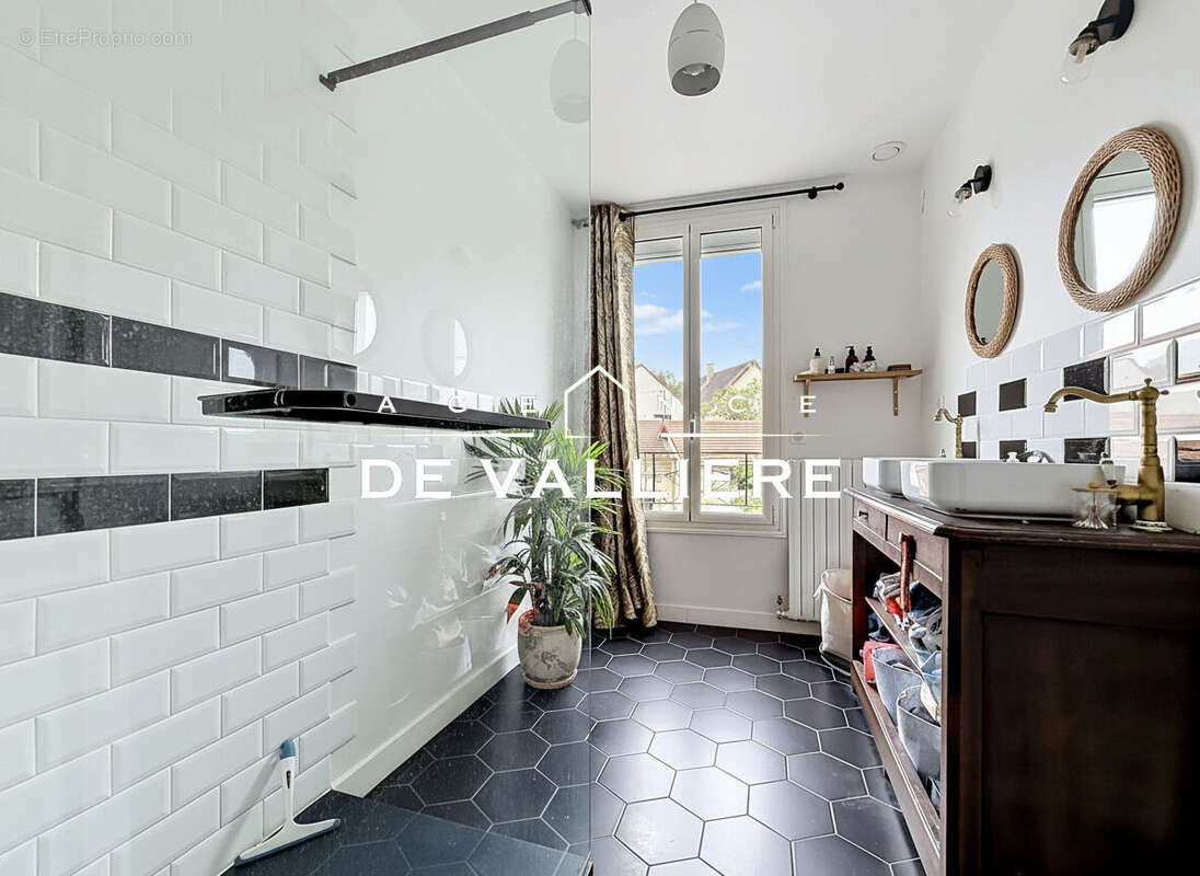 Maison à NANTERRE
