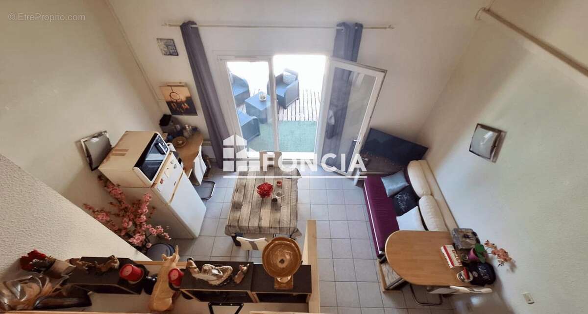 Maison à VIC-LA-GARDIOLE