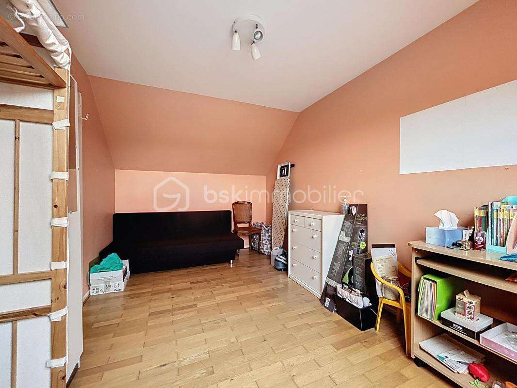 Maison à SAVIGNY-LE-TEMPLE