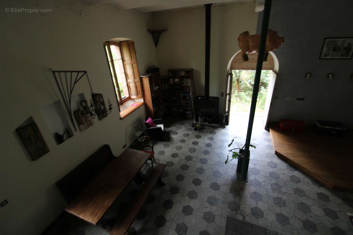 Maison de caractere d'un volume 333 m2  + dependance 86 m2. - photo 48
