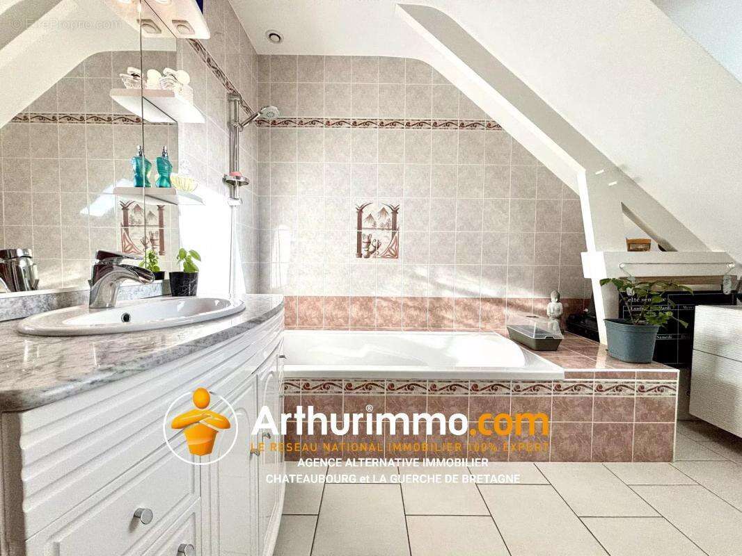 Maison à CHATILLON-EN-VENDELAIS