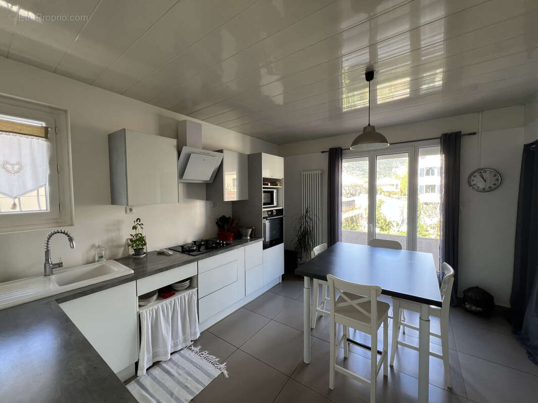 Maison à GUILHERAND-GRANGES