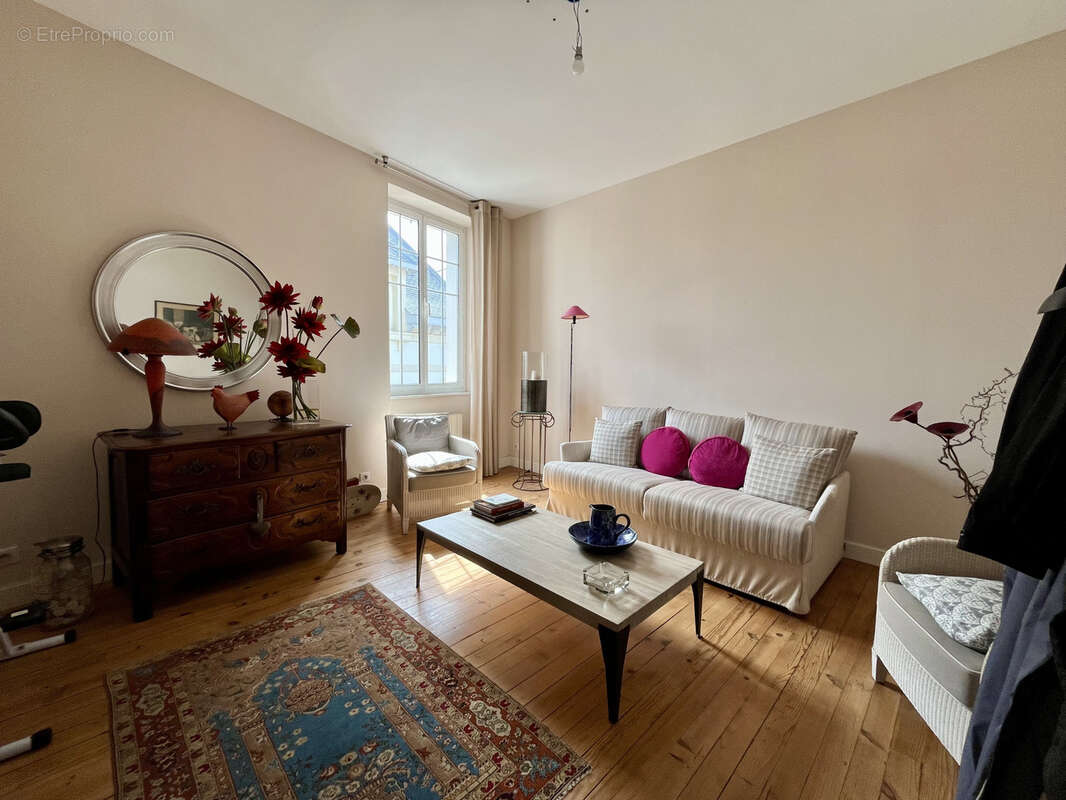 Hendaye centre-ville   Appartement de caractère 134 m2 - photo 5