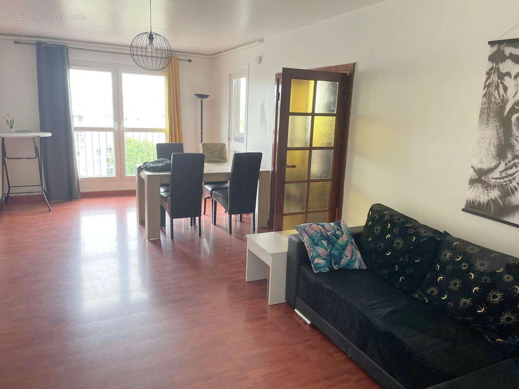 Appartement à DAMMARIE-LES-LYS