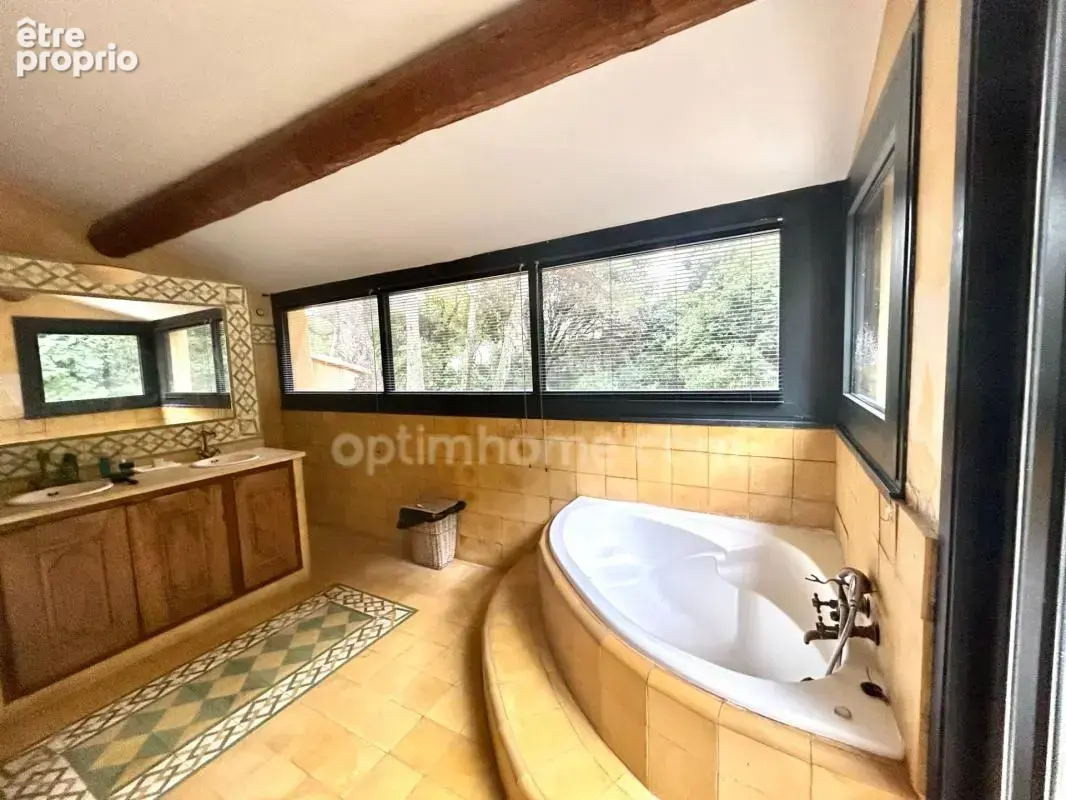 Villa familiale 283 m² au cœur d’une pinède – 7 chambres, studio indépendant et calme absolu• Montagne des Chèvres, Villeneuve-l - photo 7