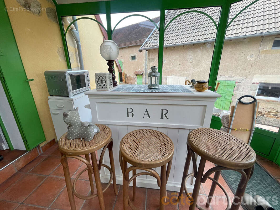 Maison à SAINT-ELOY-D'ALLIER