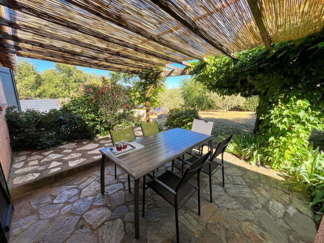 Maison avec jardin et piscine - photo 6