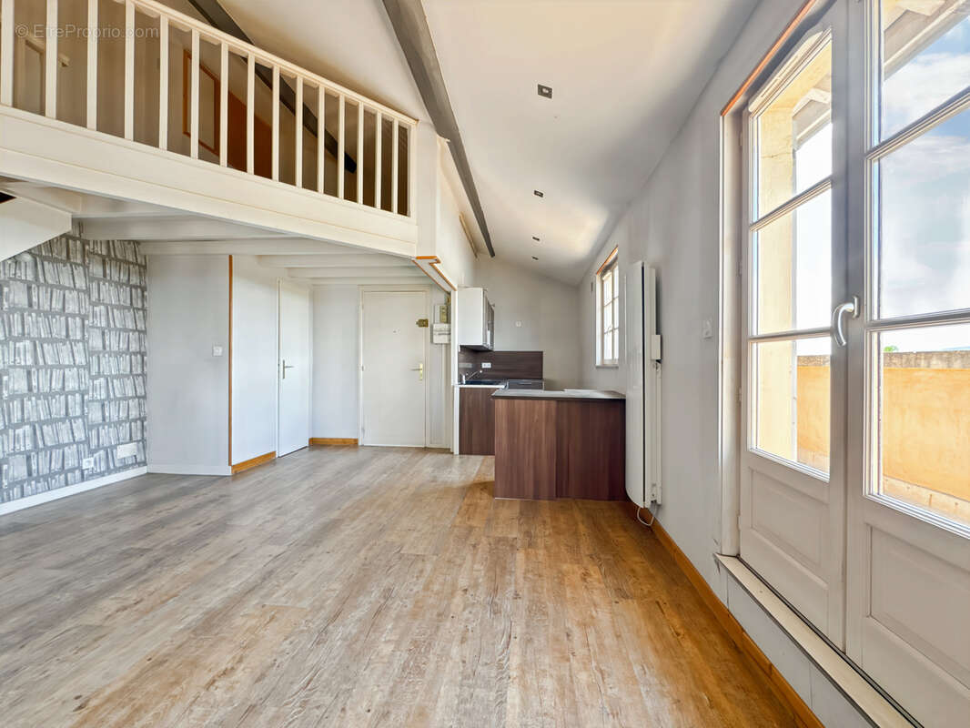 Trévoux - À vendre   Appartement T3 de 49 m2 avec balcon terrasse perché sur la Saône - photo 5