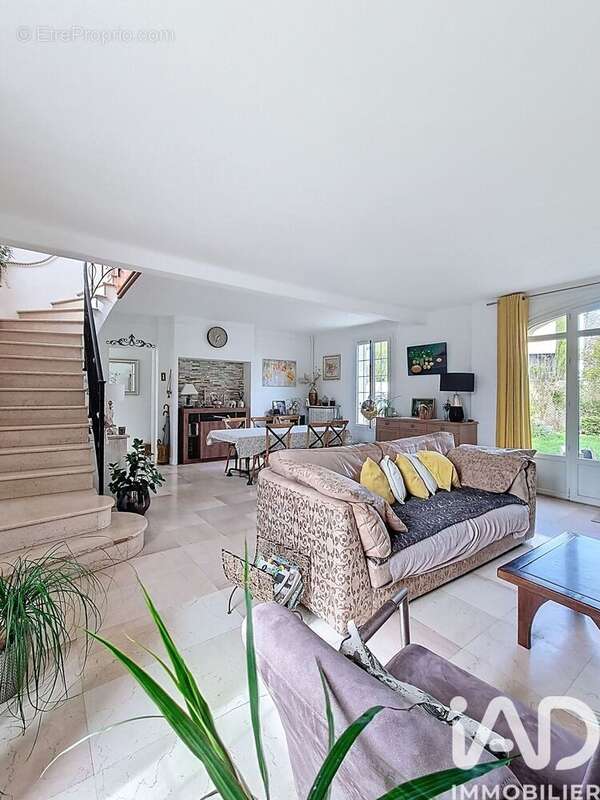 Photo 3 - Maison à BRIE-COMTE-ROBERT