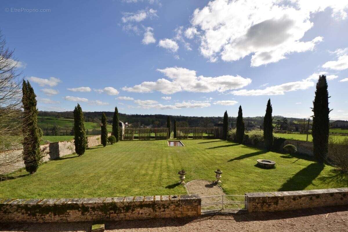 Maison à LA CLAYETTE