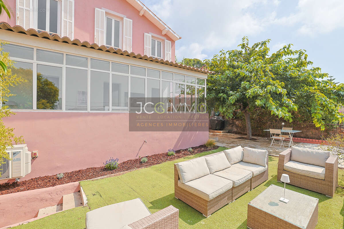 Maison d'exception   t4 de 98 m2   rooftop   vue mer   garage - photo 24