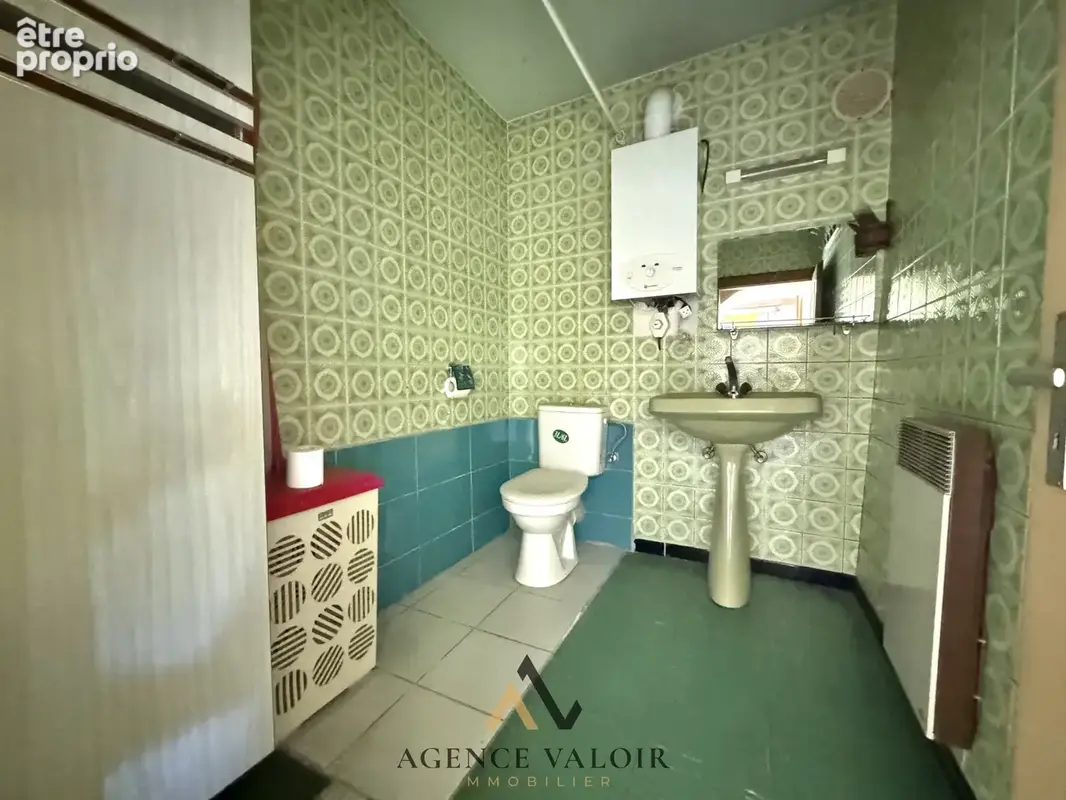 Maison à rénover avec grange, deux garages et une écurie - photo 20