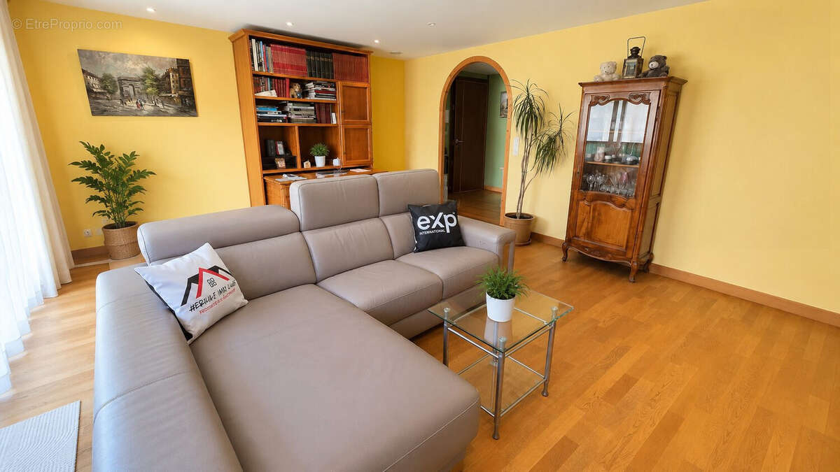 Appartement 88 m² à Annemasse  - photo 2