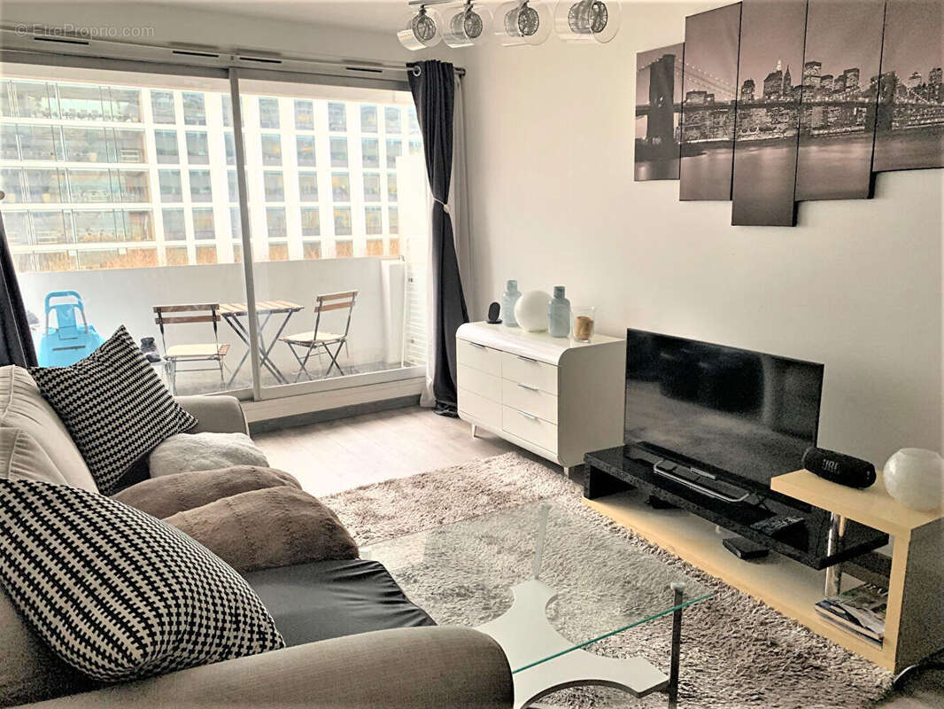 Appartement à COURBEVOIE