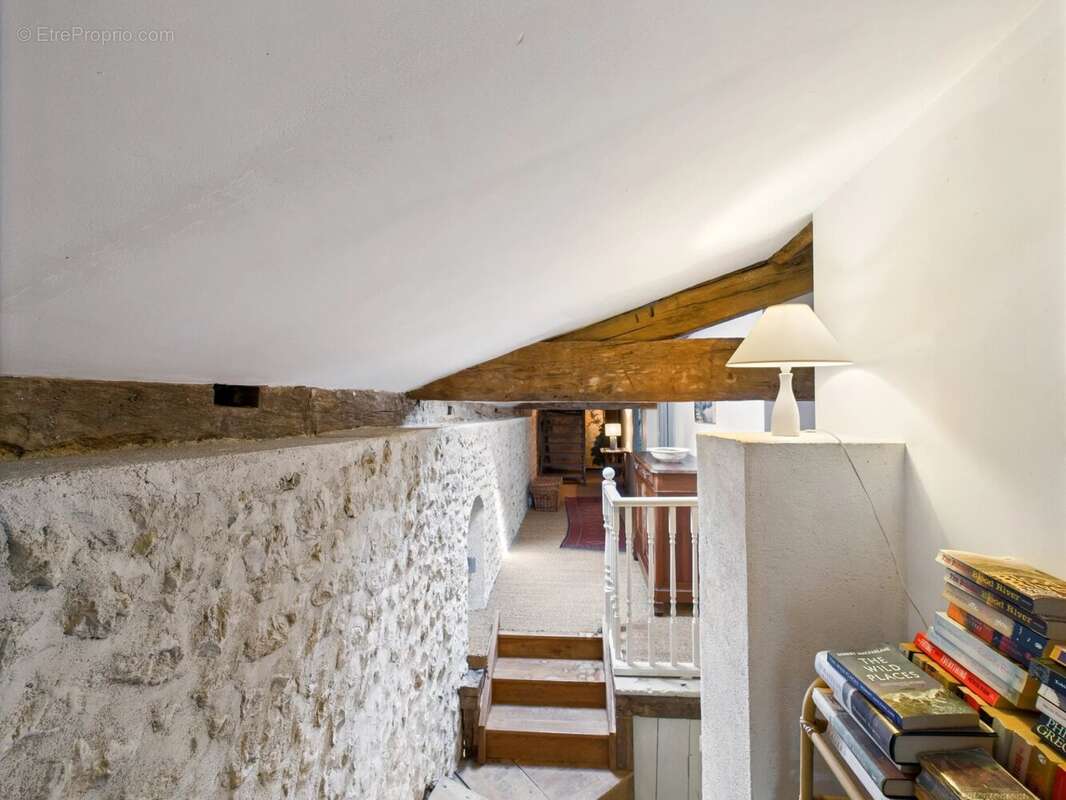 Maison à MONTIGNAC-LE-COQ