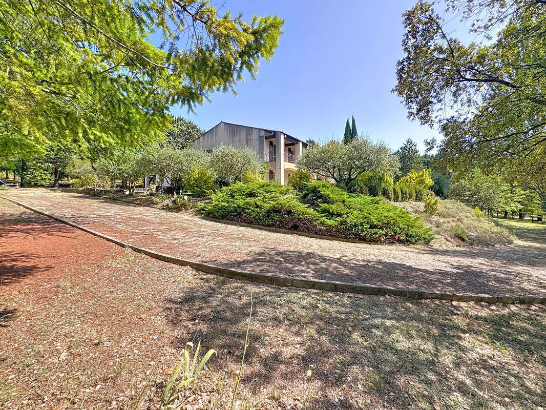 Maison à SAIGNON