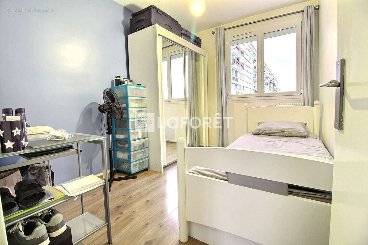 Appartement à VILLENEUVE-LA-GARENNE