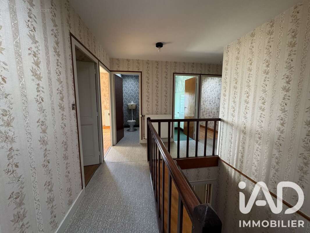 Maison 137 m² à Cezais  - photo 8