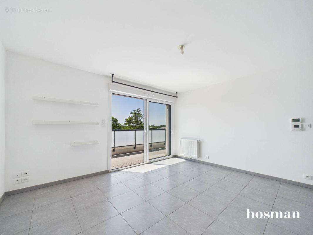 Ravissant appartement T3 de 63,67 m2 au dernier étage, terrasse de 31 m2, 2 places de stationnement et cave - Quartier La Grammo - photo 8