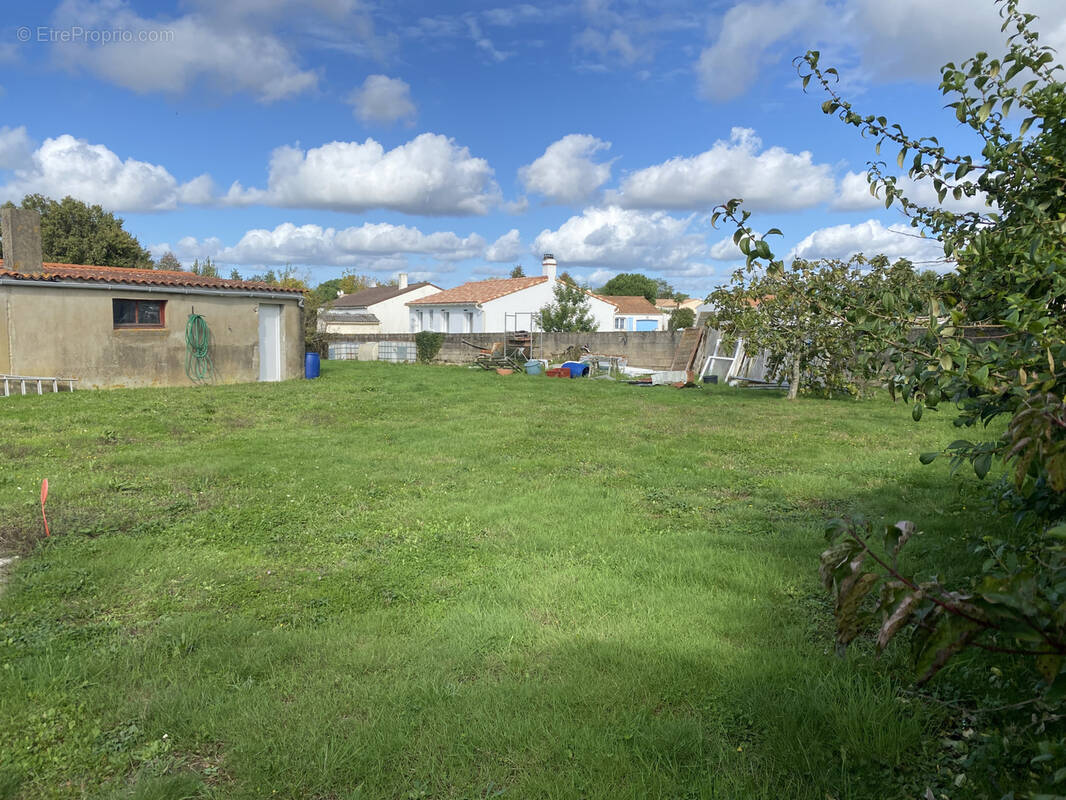 Terrain à L'AIGUILLON-SUR-VIE