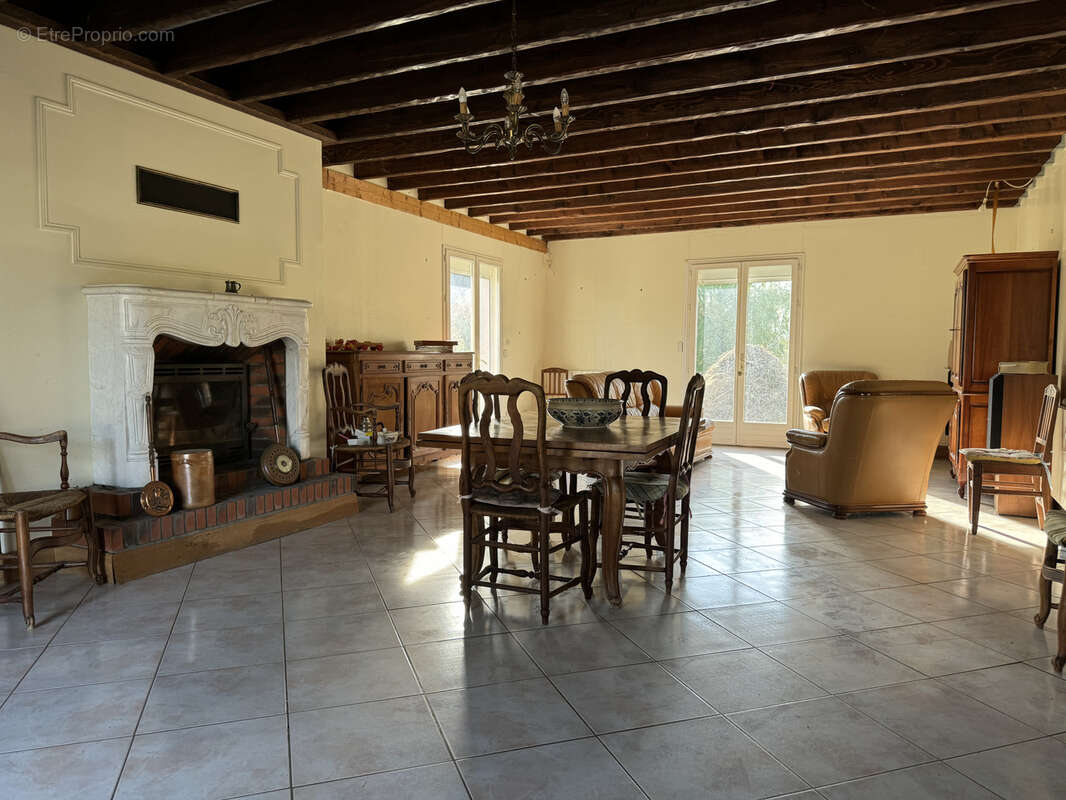 Maison à CHAMPIGNELLES