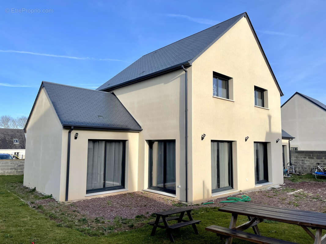 Maison à FONTAINE-HENRY